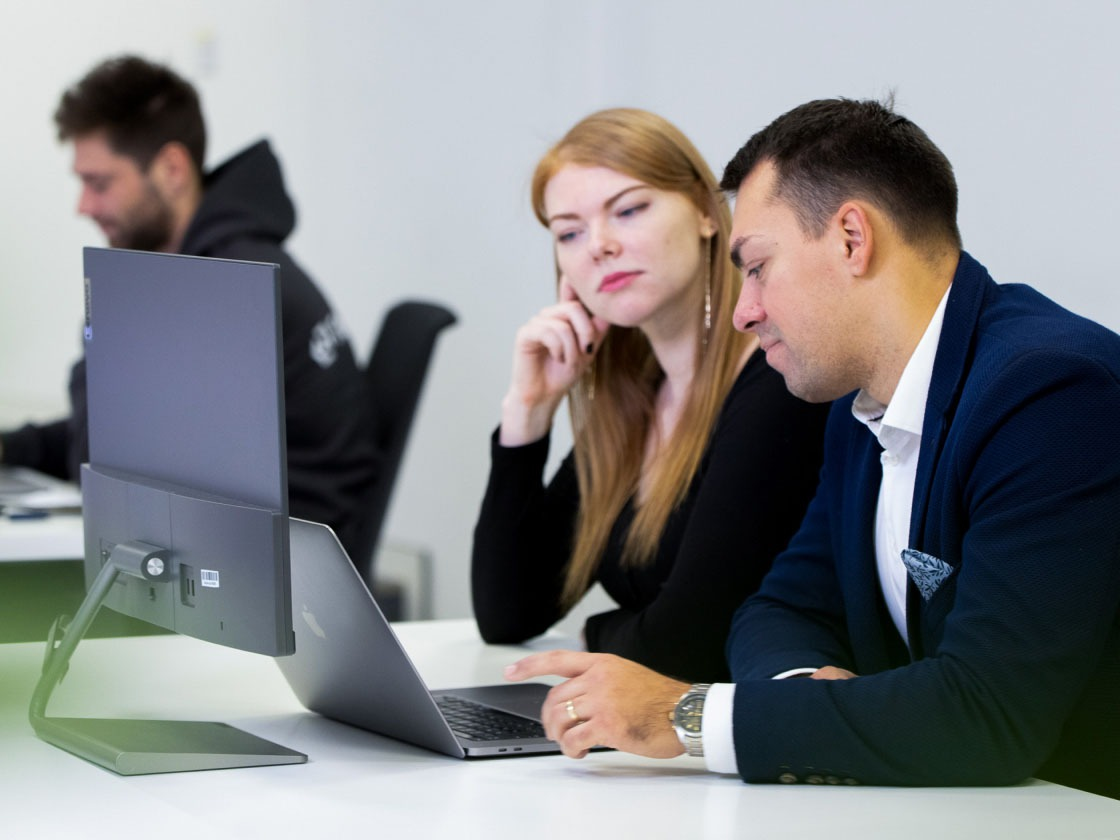 Two accessibility experts participating in an e-meeting.